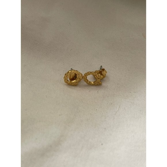 Vintage Gold Tone Wreath Earrings - Picture 1 of 9